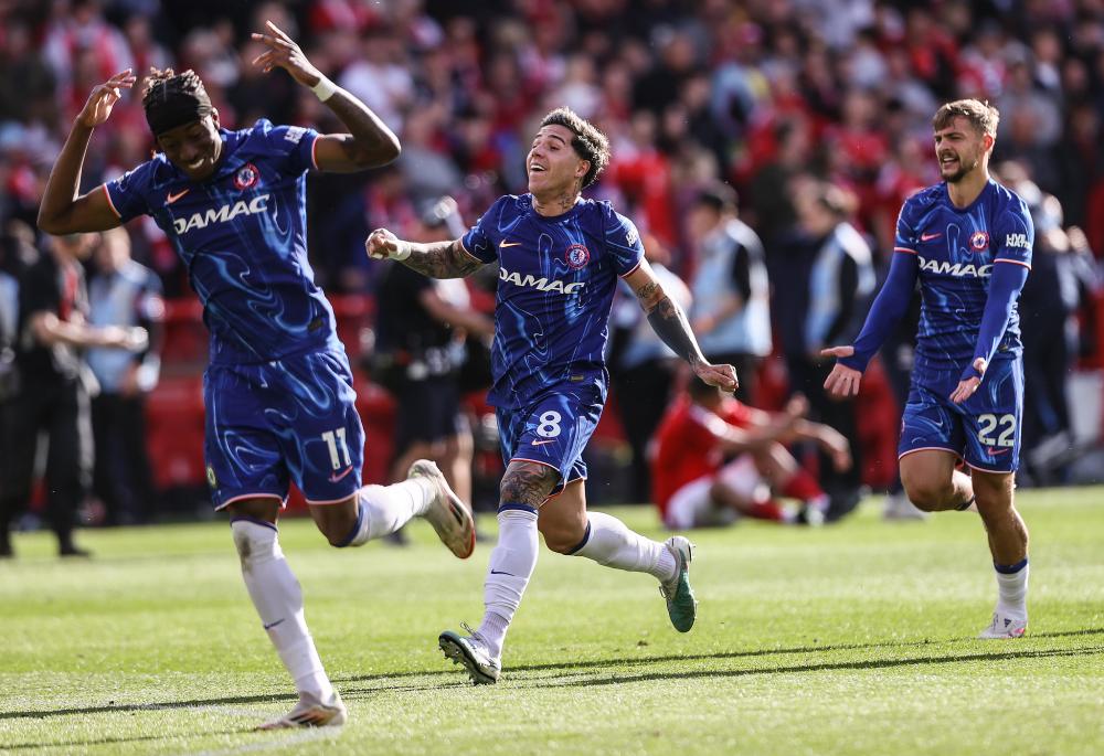 五大联赛各一队跻身欧冠积分榜前五